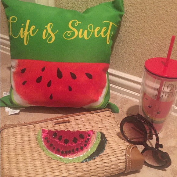 Michael Kors Malibu Extra Large Woven Clutch - Picture 2 of 8